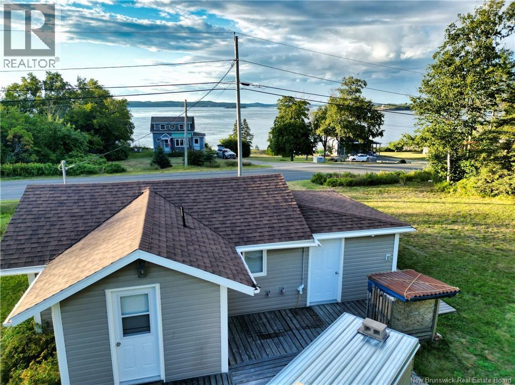 672 North Road Property Photo 1