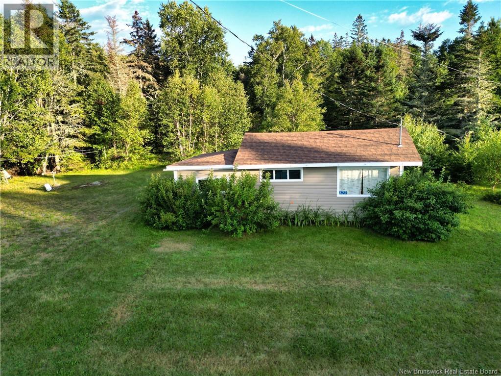 672 North Road Property Photo 2