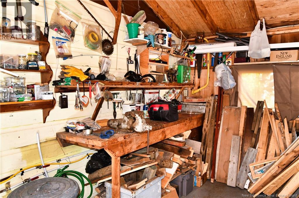 672 North Road Property Photo 11