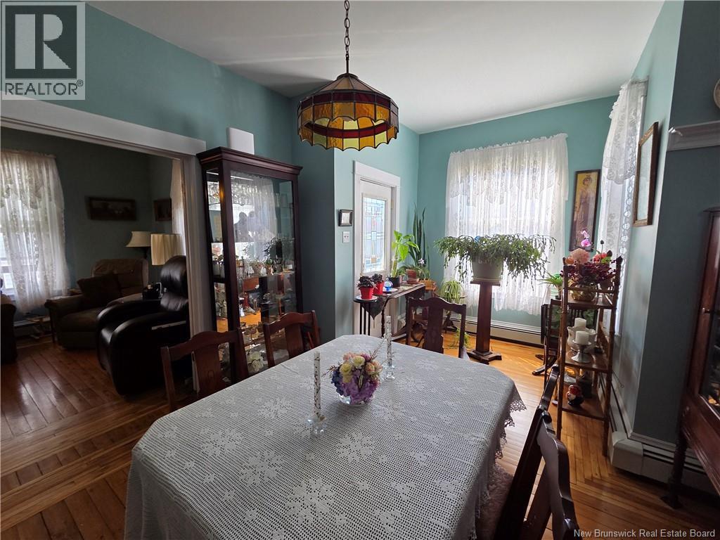 135 Dufferin Property Photo 6