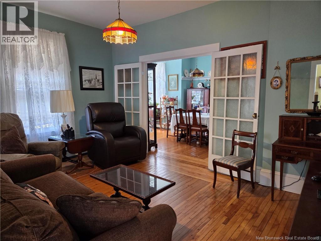 135 Dufferin Property Photo 11