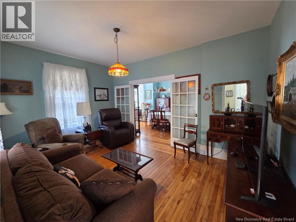 135 Dufferin Property Photo 12