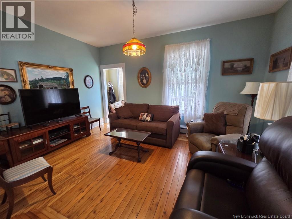 135 Dufferin Property Photo 13