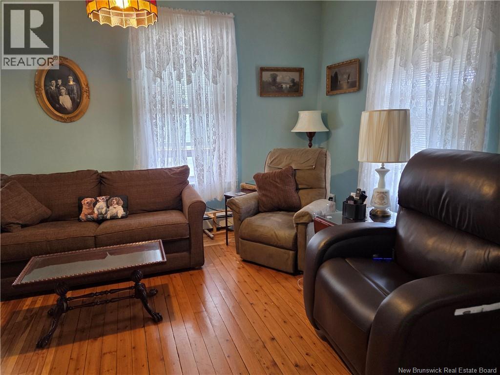135 Dufferin Property Photo 14