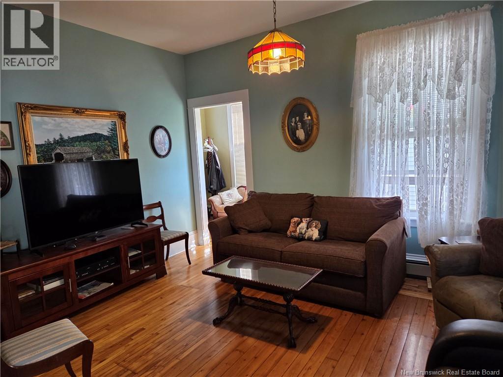 135 Dufferin Property Photo 16