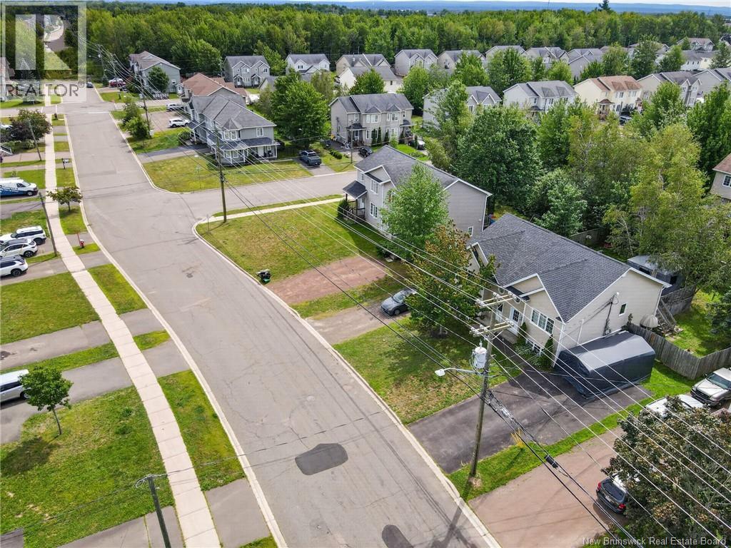 256 Glencairn Drive Property Photo 4