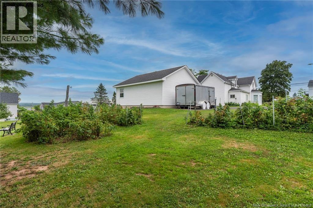 172 La Vallee Property Photo 5