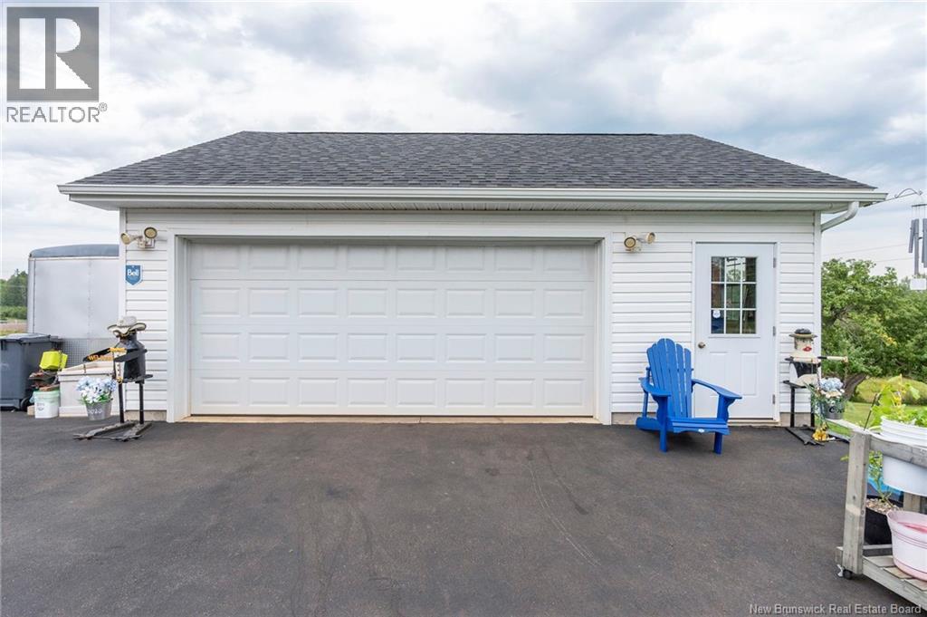 172 La Vallee Property Photo 44