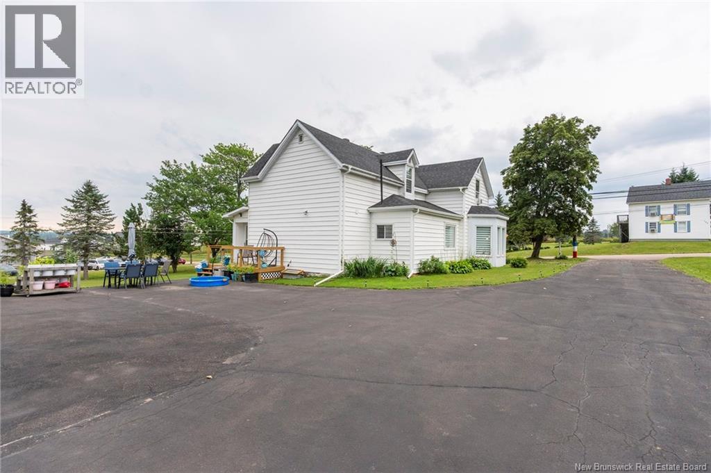 172 La Vallee Property Photo 46