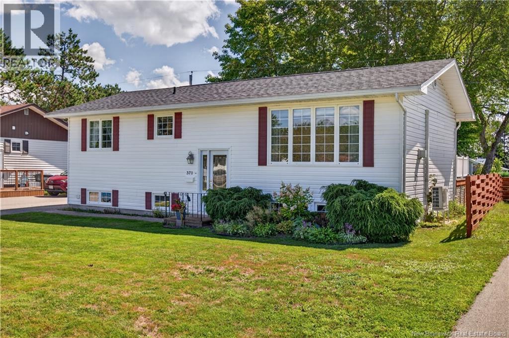 371 Highplain Crescent