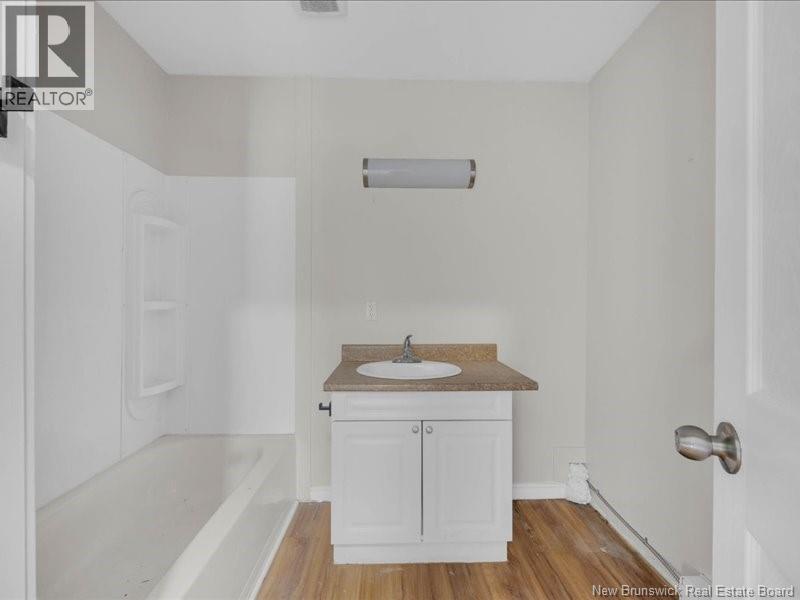 34 Metcalf Street Property Photo 15