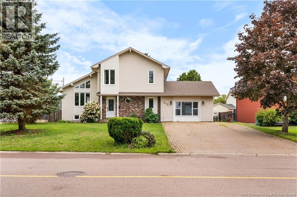 313 Gaspé Property Photo 1