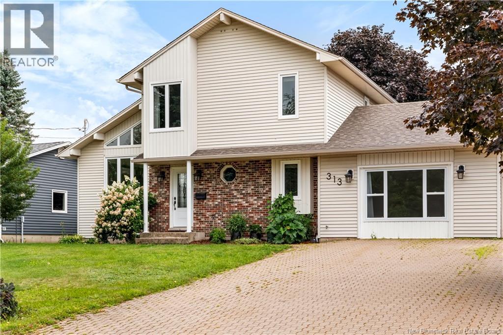 313 Gaspé Property Photo 3