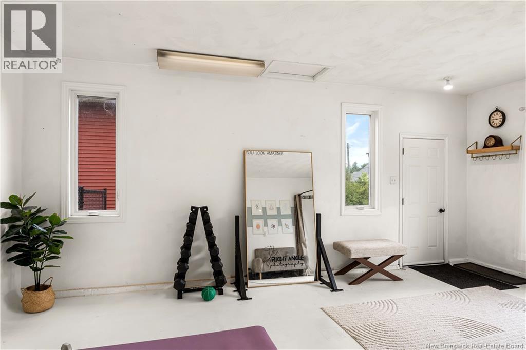 313 Gaspé Property Photo 37
