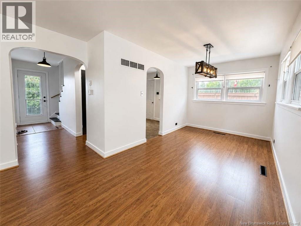 512 Riverview Street Property Photo 4