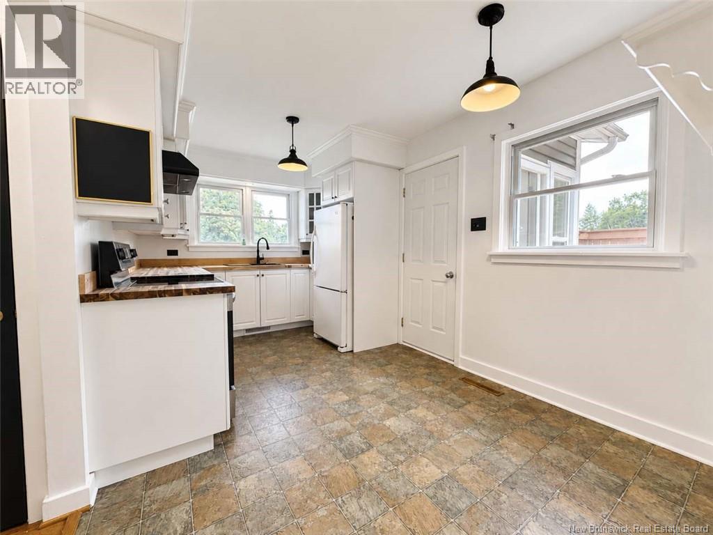 512 Riverview Street Property Photo 7