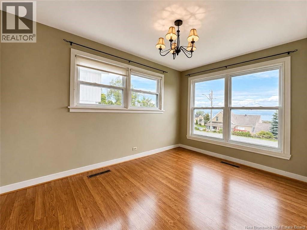 512 Riverview Street Property Photo 8
