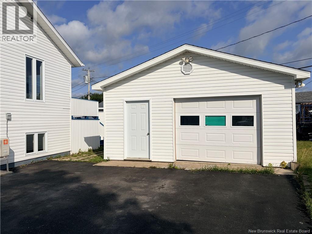 764 Rue Champlain Street Property Photo 4