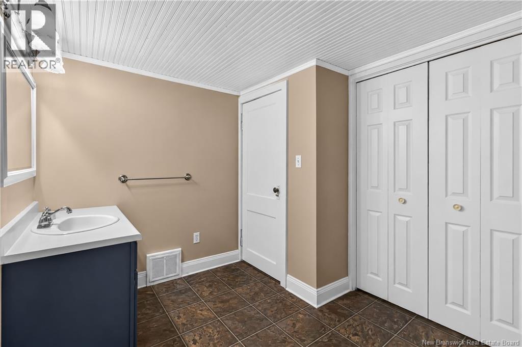 145 Wendell Property Photo 31