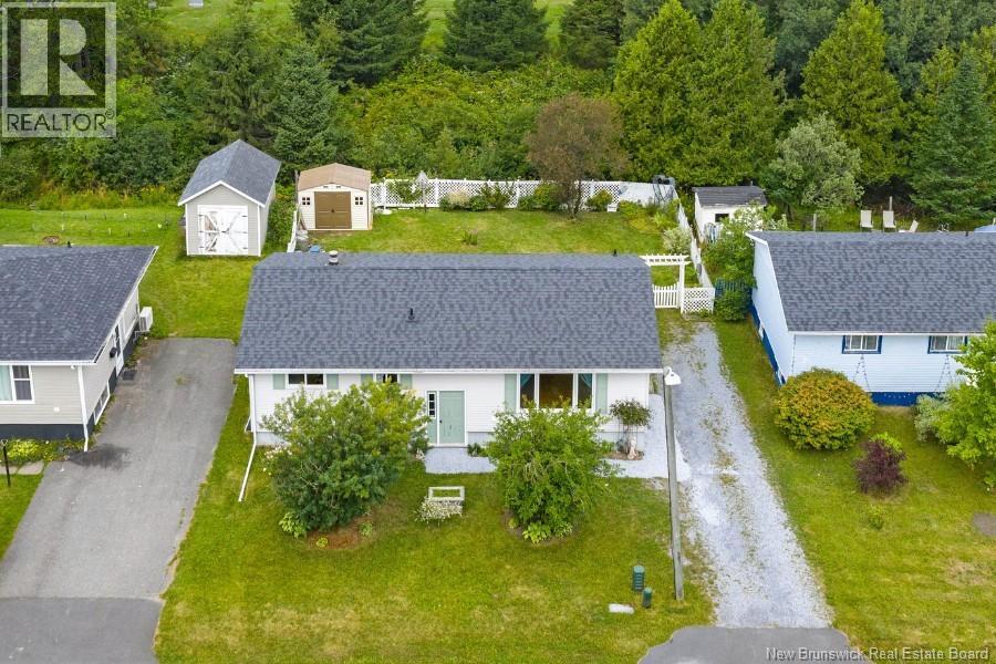 581 Michael Crescent Property Photo 1