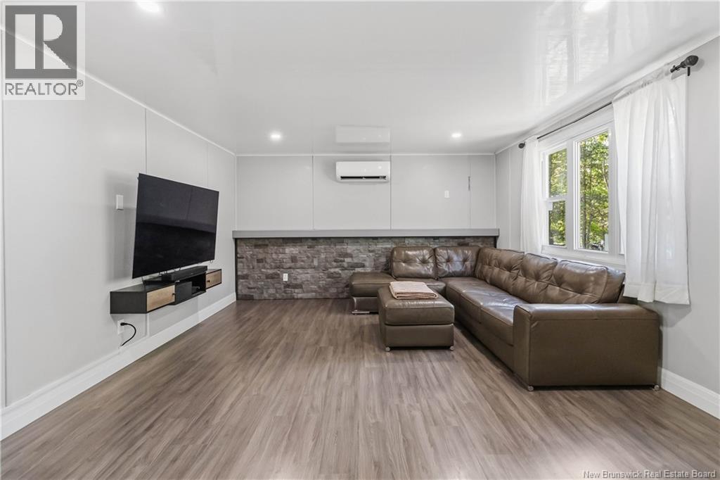 10 Black Spruce Street Property Photo 6