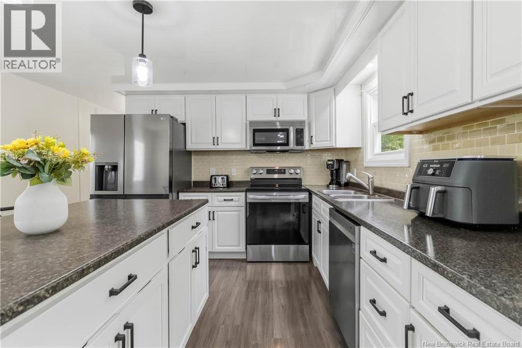 10 Black Spruce Street Property Photo 12