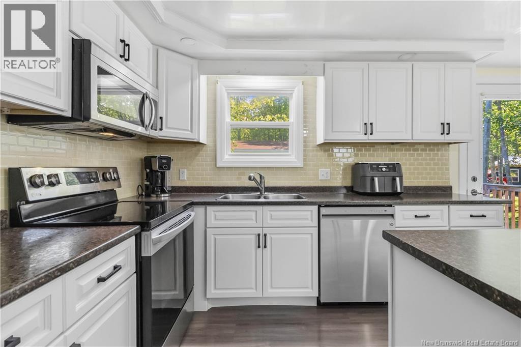 10 Black Spruce Street Property Photo 13