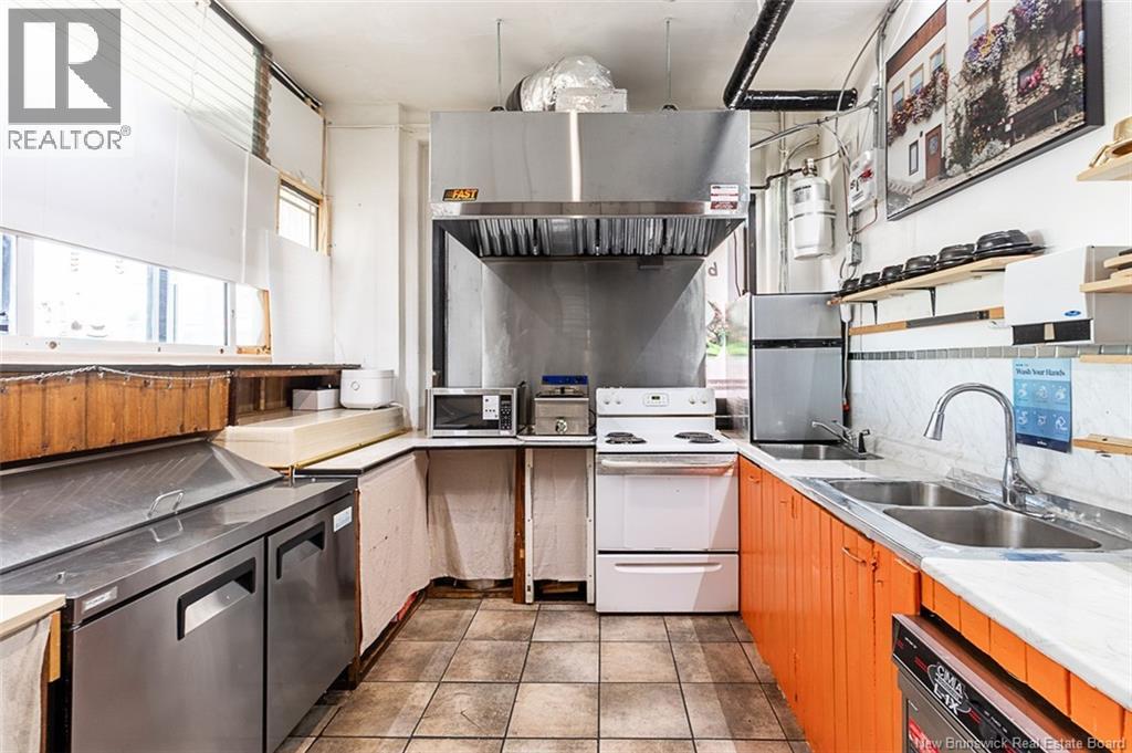 384 St. George Street Property Photo 22
