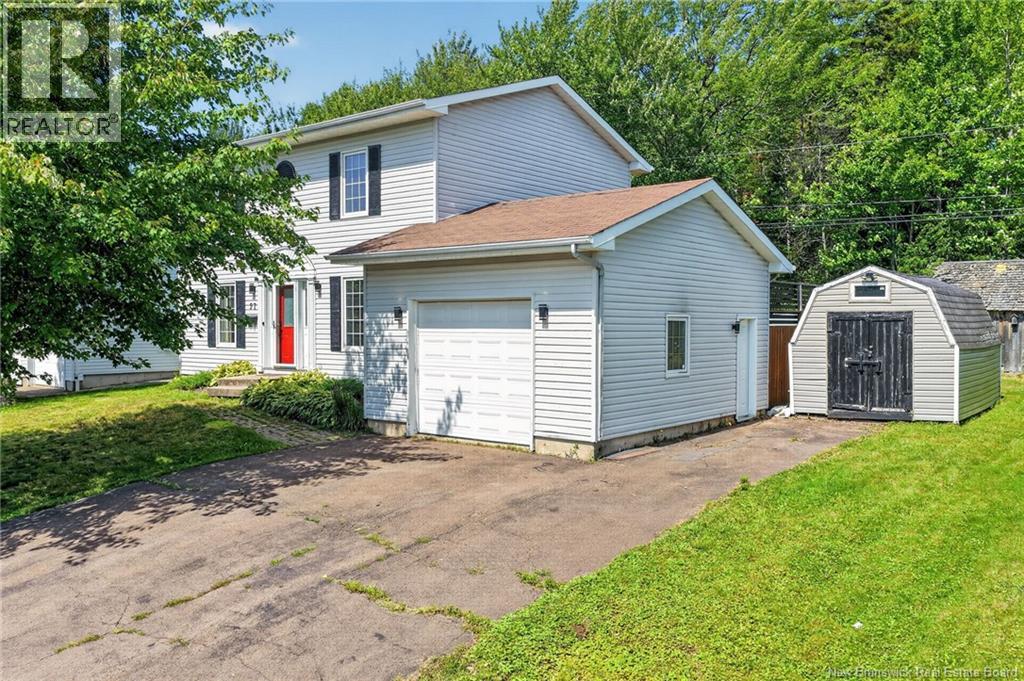 97 Old Oak Crescent Property Photo 1
