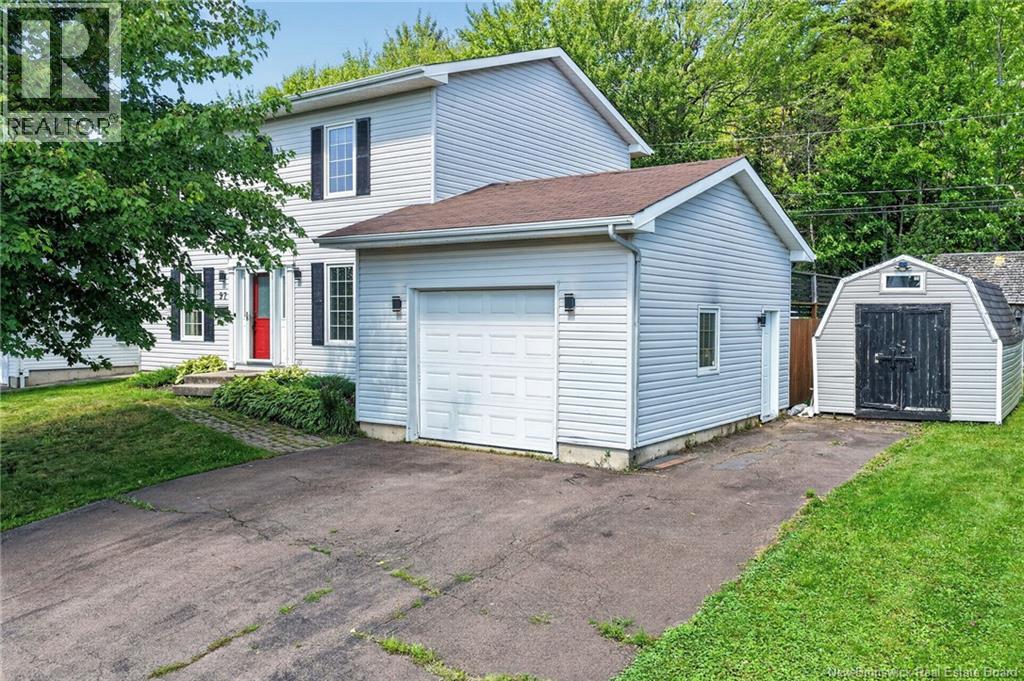 97 Old Oak Crescent Property Photo 3