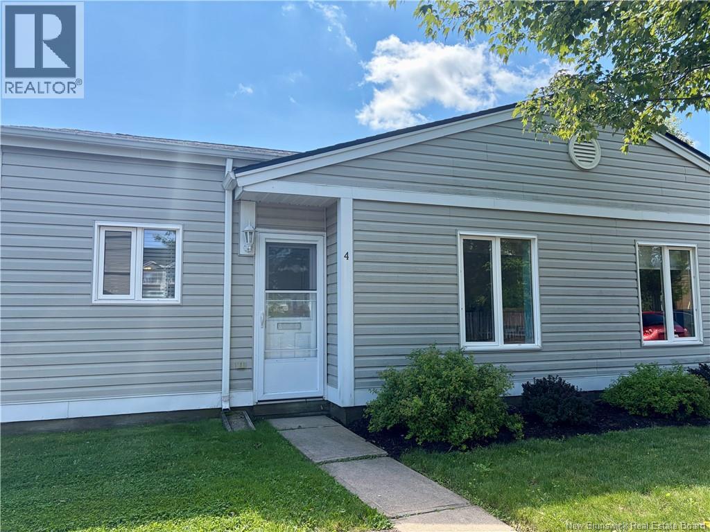 331 McLaughlin Drive Unit# 4 Property Photo 1