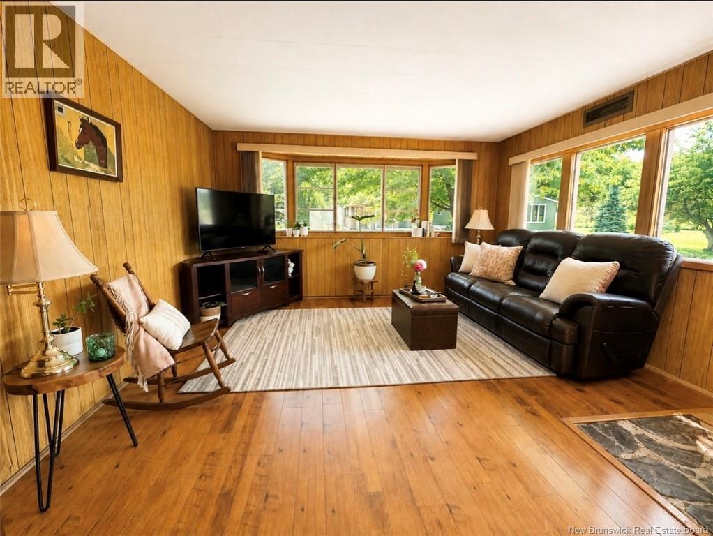 144 Conifer Crescent Property Photo 4