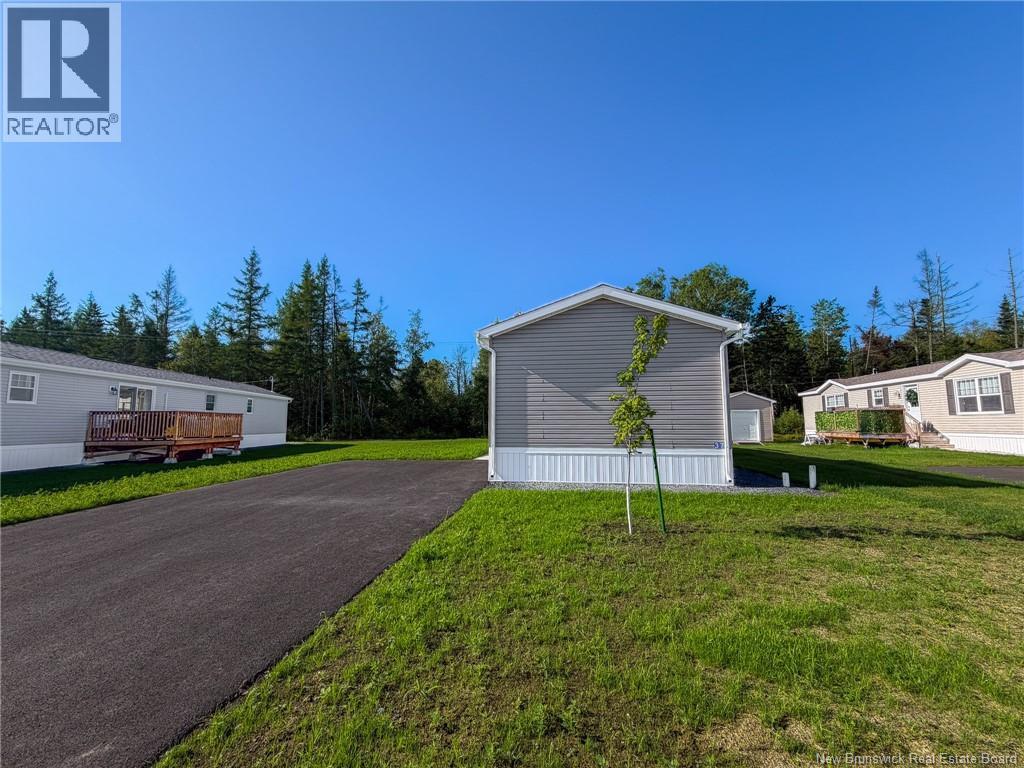 37 Luanne Drive Property Photo 5