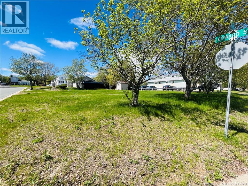 390 Edward Street Property Photo 1