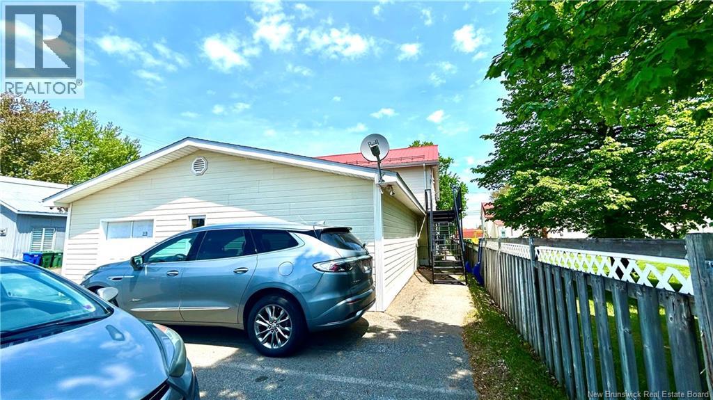 140 10e Street Property Photo 6
