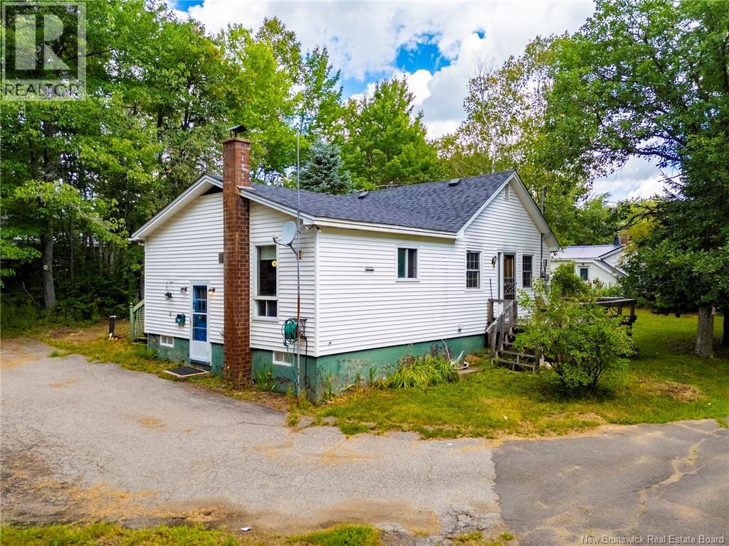 82 Chestnut Street Property Photo 2
