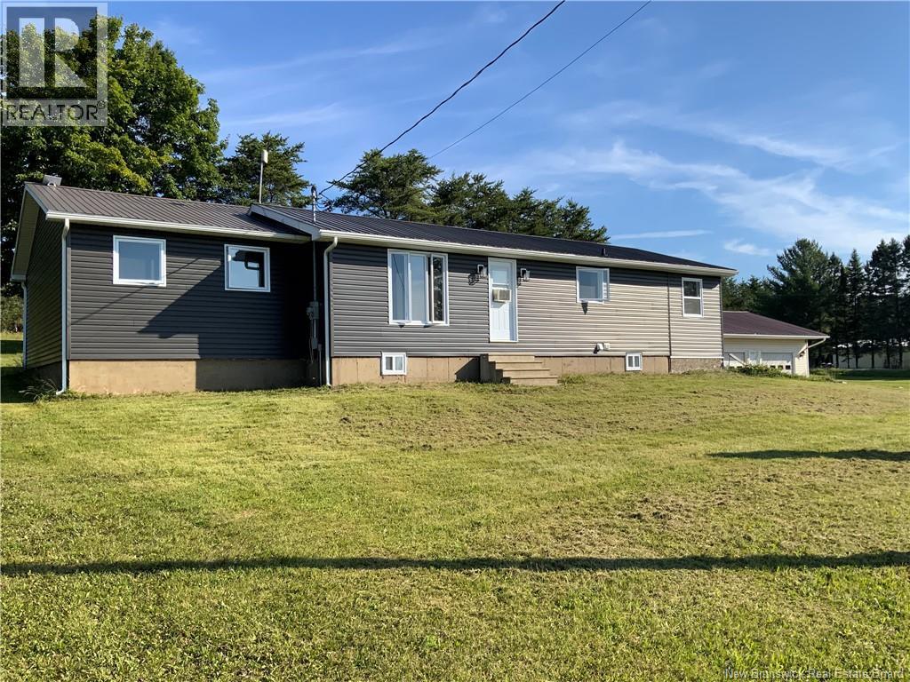 4 Lamoreaux Road