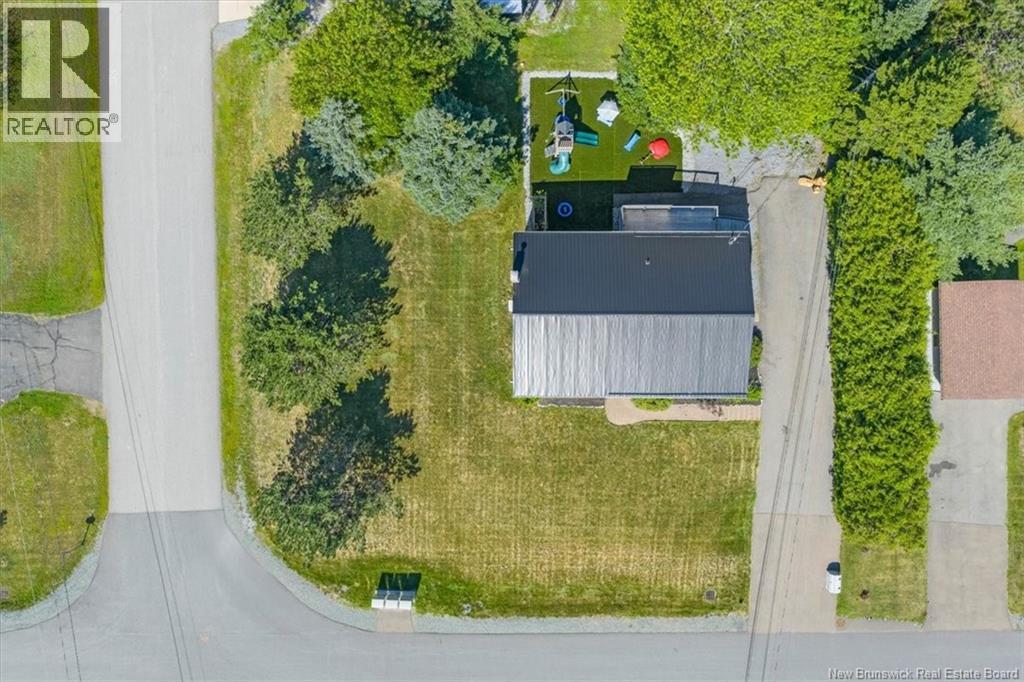 16 Brook Street Property Photo 32