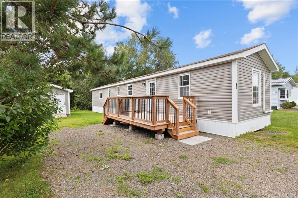 83 Leafwood Crescent Property Photo 2