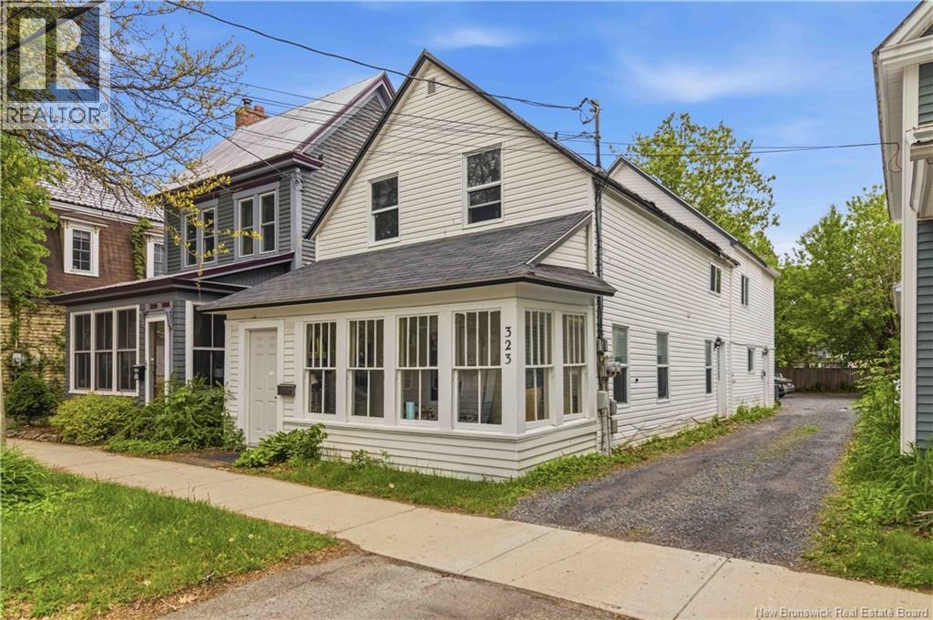 323 Saunders Street Property Photo 1