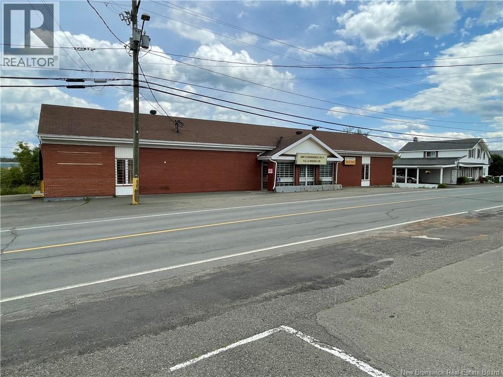 212 Main Street Photo de la propriété 1
