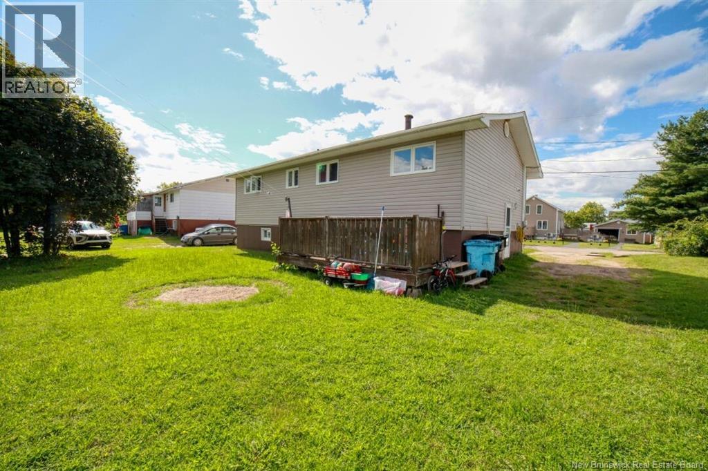 838 Helen Street Property Photo 4