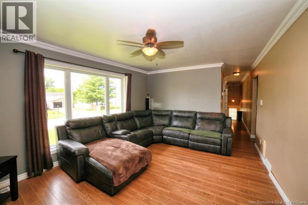 838 Helen Street Property Photo 6