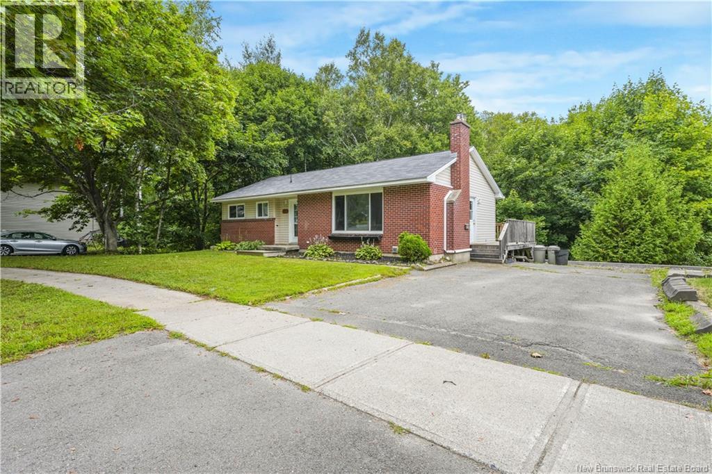 132 Topcliffe Crescent Property Photo 3
