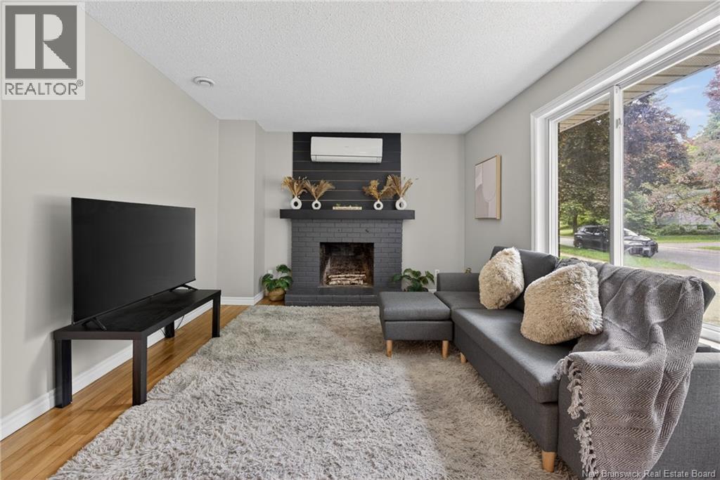 132 Topcliffe Crescent Property Photo 7