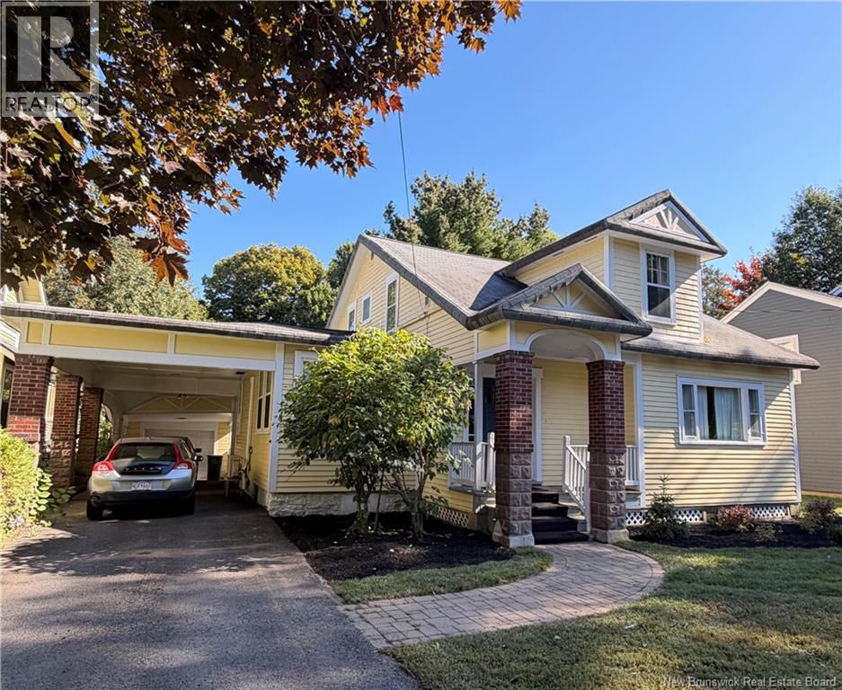320 University Avenue Property Photo 1