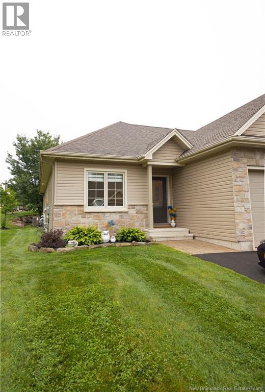 121 Boisee Crescent Property Photo 2