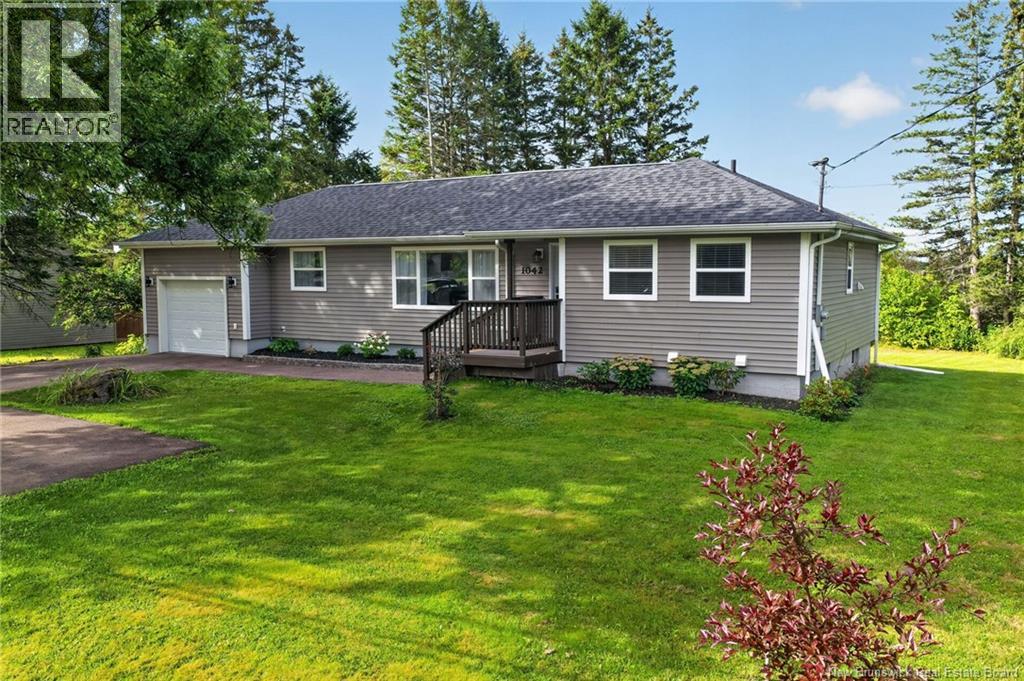 1042 Elmwood Drive Property Photo 4