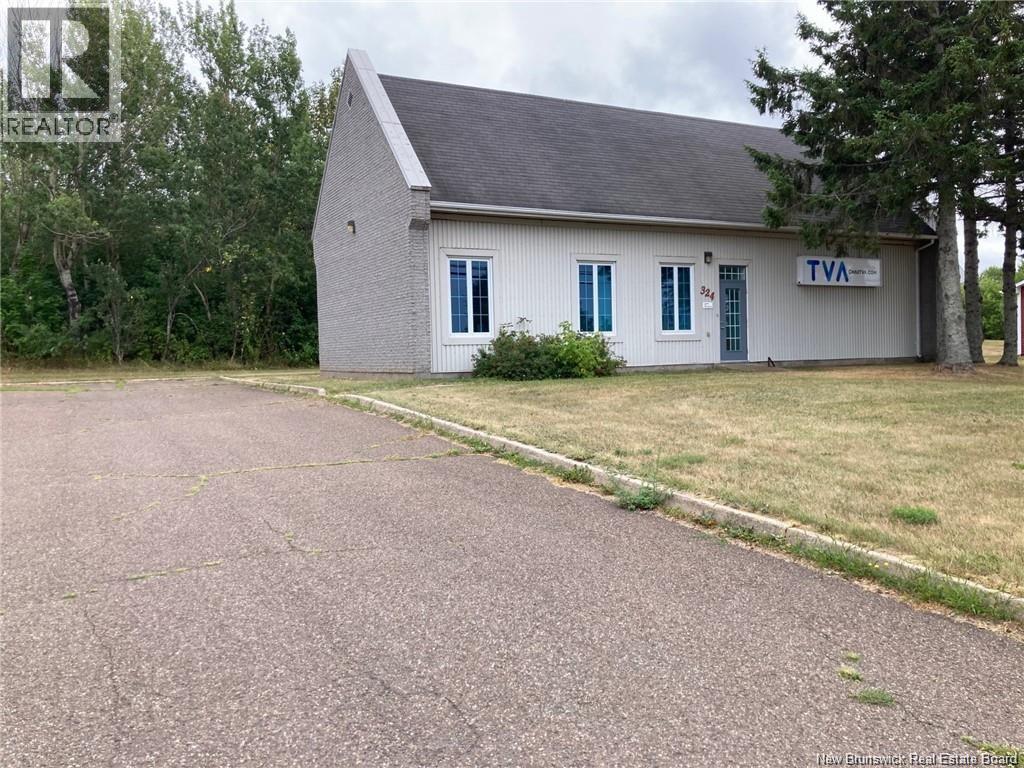324 Boul. St-pierre Ouest Property Photo 2