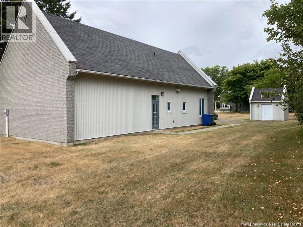 324 Boul. St-pierre Ouest Property Photo 4